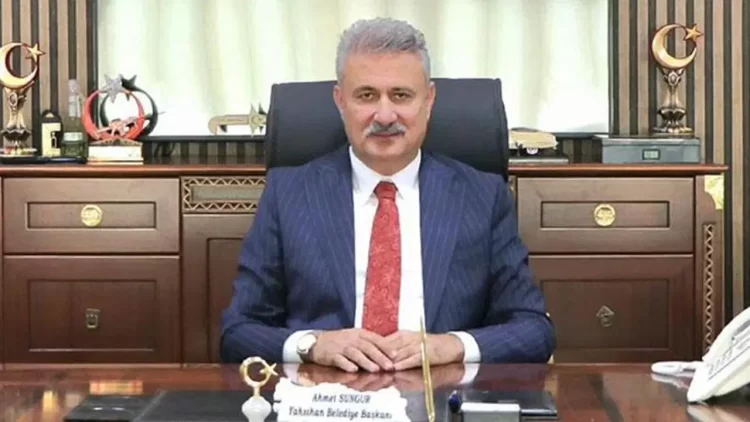 AKP’li Belediye Başkanı rüşvet soruşturmasında tutuklandı.