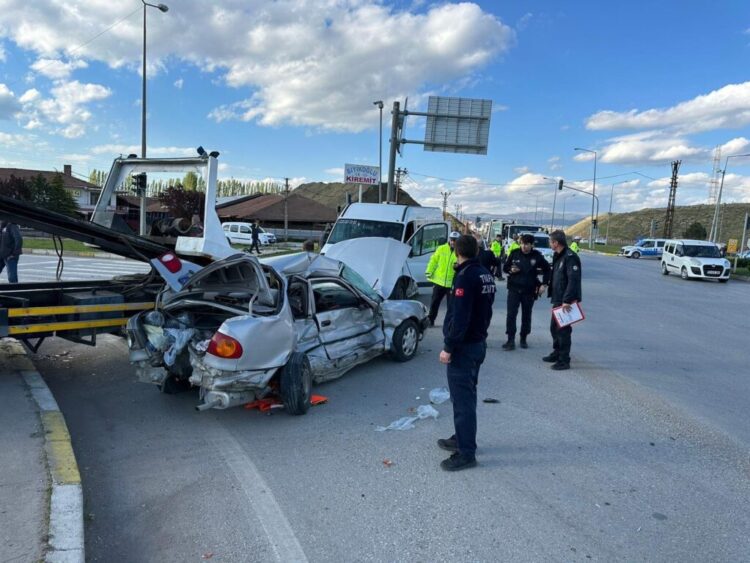 Arızalı ışıklar zincirleme kazaya sebep oldu.