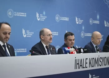 Turkcell ve Türk Telekom hisselerinde kritik eşik: Gözler 100 TL ve 52 TL dirençlerinde