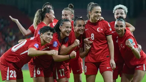 Cumhurbaşkanı Erdoğan A Millî Kadın Futbol Takımı‘nı tebrik etti A Milli Kadin Futbol Takimi habermeydan