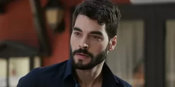 Akın Akınözü’nden annesine duygusal mesaj