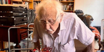 Arif Erkin Güzelbeyoğlu kimdir?