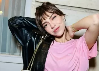 Aslıhan Malbora’dan sevgilisi Çağatay Ulusoy’a destek