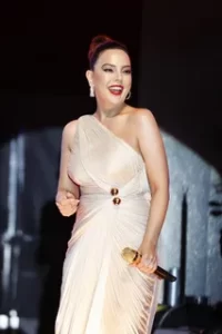 Ebru Gündeş'in sahne öncesi provası çok konuşuldu! Ebru Gundesin sahne oncesi provasi cok konusuldu1 habermeydan