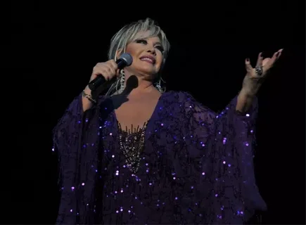 Emel Sayın ve Murat Boz aynı sahnede buluşuyor Emel Sayin Murat Boz ayni sahnede bulusuyor habermeydan