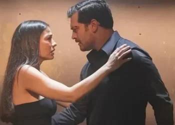 Eşref Rüya aşkı reytingleri kırdı geçti