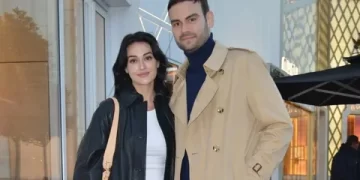 Faruk Sabancı’dan Esra Bilgiç’e İtalya’da romantik kutlama