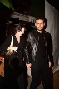 Faruk Sabancidan Esra Bilgice Italyada romantik kutlama1 habermeydan