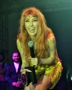 Hande Yener kanseri nasil yendigini anlatti2 habermeydan
