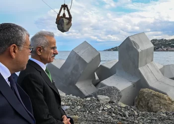 Bakan Uraloğlu, İyidere Lojistik Limanı’nı inceledi