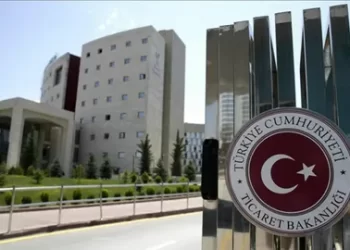 Körfez zirvesinden 15 milyar dolarlık ticaret hedefiyle dönüş Körfez zirvesinden 15 milyar dolarlık ticaret hedefiyle dönüş
