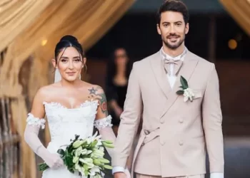 Melek Mosso ile oyuncu eşi Serkan Sağdıç boşandıklarını duyurdu