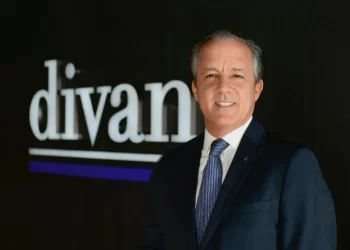 Divan Otelleri'nin müdürü Murat Tomruk gözaltına alındı Divan Otelleri’nin müdürü Murat Tomruk gözaltına alındı