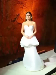 Pınar Altuğ'un kızı Su ilk kez podyumda boy gösterdi Pinar Altugun kizi Su ilkkez podyumda boy gosterdi1 habermeydan