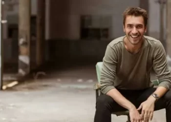 Taşacak Bu Deniz’in Adil’i Ulaş Tuna Astepe kimdir?