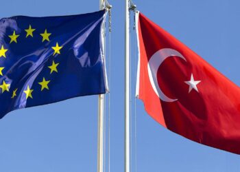 AB’den Türkiye’ye “kırmızı kart” AB’den Türkiye’ye “kırmızı kart”