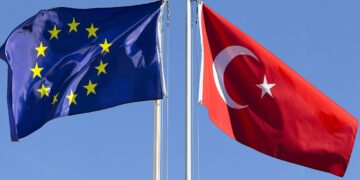 AB’den Türkiye’ye “kırmızı kart” AB’den Türkiye’ye “kırmızı kart”