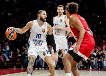 Anadolu Efes, Olympiakos’u Atina’da devirdi!