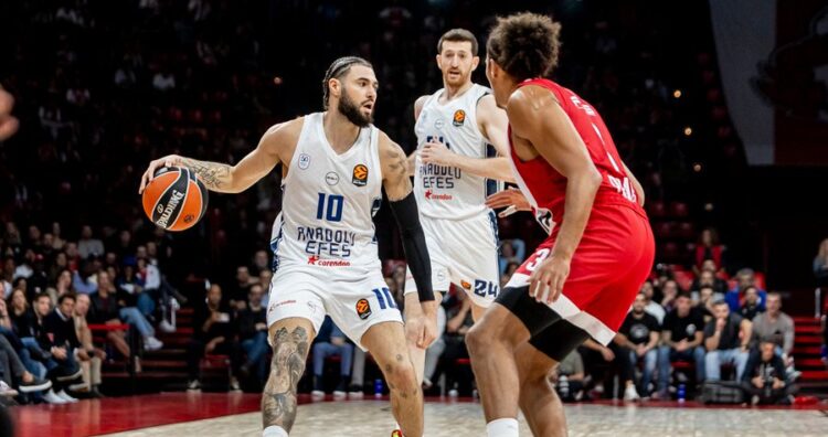 anadolu efes olympiakosu atinada devirdi habermeydan e1760477726813