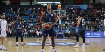 Anadolu Efes, Trabzonspor'u deplasmanda devirdi! Anadolu Efes, Trabzonspor’u deplasmanda devirdi!