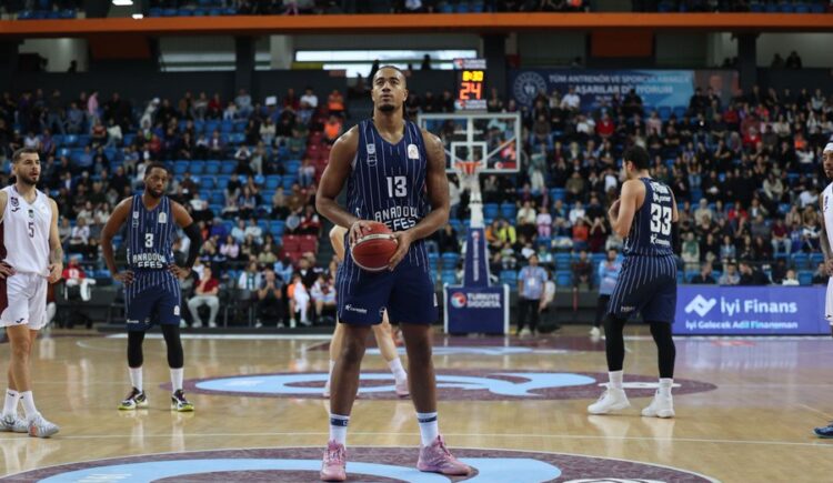 Anadolu Efes, Trabzonspor'u deplasmanda devirdi! anadolu efes trabzonsporu deplasmanda devirdi habermeydan e1761495820115