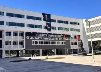 Antalya Büyükşehir Belediyesi’ne operasyon: 6 kişi gözaltına alındı