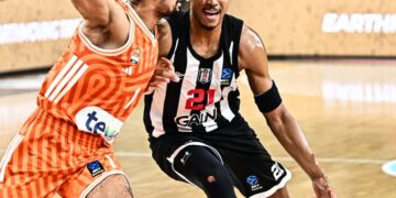 Beşiktaş GAİN, Almanya'da son saniye üçlüğü ile kazandı! Beşiktaş GAİN, Almanya’da son saniye üçlüğü ile kazandı!