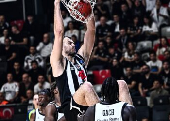 Beşiktaş, JL Bourg’u farklı devirdi!