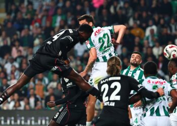 Beşiktaş, Konya'dan 3 puanla dönüyor! Beşiktaş, Konya’dan 3 puanla dönüyor!