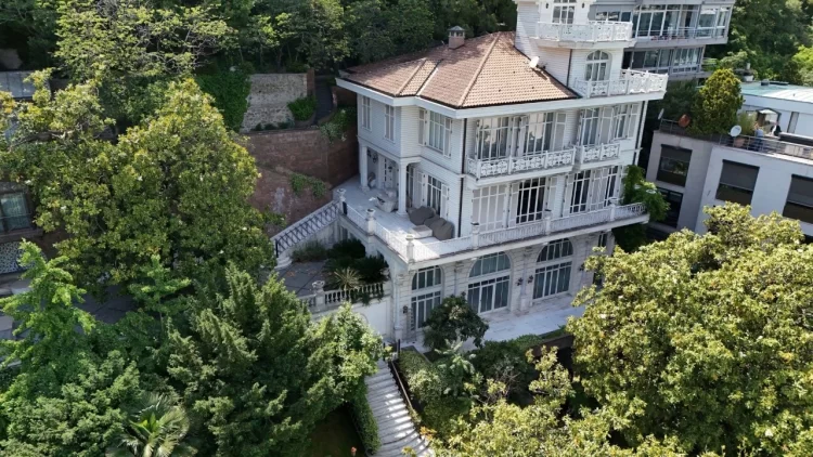 Koza-İpek Holding'e ait 'Beyaz Köşk'ün yeni sahibi belli oldu.