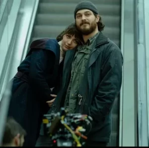 cagatay Ulusoy sevgilisi Aslihan Malborayi yalniz birakmadi1 habermeydan