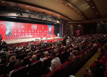 CHP İstanbul kongresiyle ilgili dava ertelendi! Gürsel Tekin görevini sürdürecek