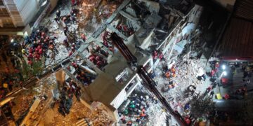 Kocaeli’de çöken binada bilirkişi incelemesi sürüyor