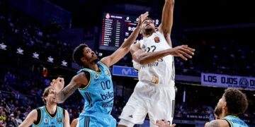 Fenerbahçe Beko, Real Madrid'e farklı kaybetti! Fenerbahçe Beko, Real Madrid’e farklı kaybetti!