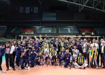 Fenerbahçe, Spor Toto'yu set vermeden geçti! Fenerbahçe, Spor Toto’yu set vermeden geçti!