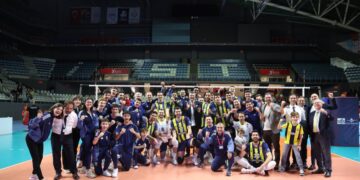 Fenerbahçe, Spor Toto'yu set vermeden geçti! Fenerbahçe, Spor Toto’yu set vermeden geçti!