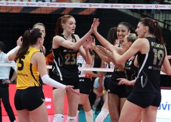 Filede derbinin kazananı VakıfBank! Filede derbinin kazananı VakıfBank!