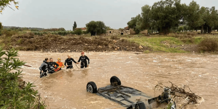 İzmir Foça'da sel felaketi...