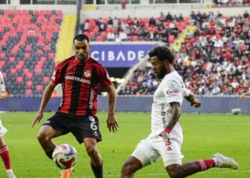 Gaziantep FK, Antalyaspor karşısında 3 puanı 3 golle aldı!