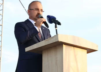 Bakan Yardımcısı Turan, DEM Parti’deki “Öcalan” sloganına tepki gösterdi