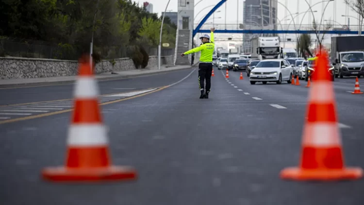 İstanbul’da bazı yollar trafiğe kapatıldı.