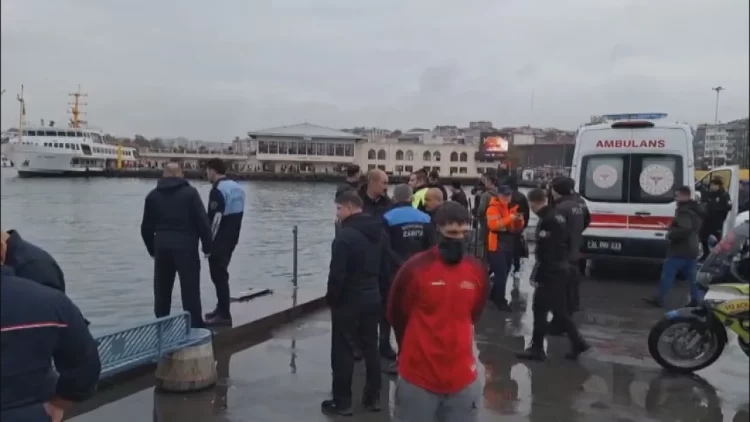 Kadıköy’de 4 engelli birey denize düştü.