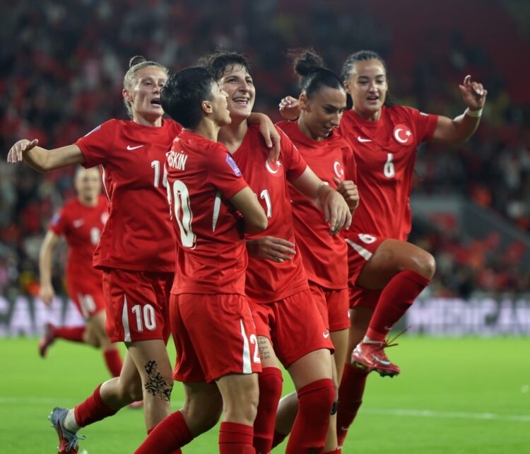 Kadın A Milli Takım, Kosova'yı 3 golle geçti! kadin a milli takim kosovayi 3 golle gecti habermeydan