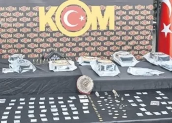 Kapalıçarşı’da şampuan şişesine gizlenen pırlantalar: Kaçak operasyonunda şoke eden detaylar