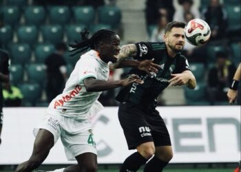 Kocaelispor, Alanyaspor'u 2 golle geçti! Kocaelispor, Alanyaspor’u 2 golle geçti!