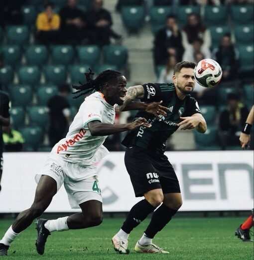 Kocaelispor, Alanyaspor'u 2 golle geçti! kocaelispor alanyasporu 2 golle gecti habermeydan e1761410700225