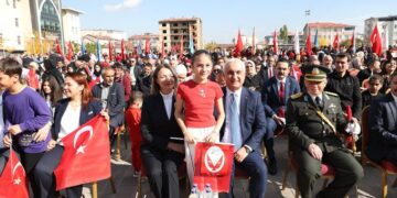 Muş'ta, Cumhuriyet'in 102. yılı coşkuyla kutlandı! Muş’ta, Cumhuriyet’in 102. yılı coşkuyla kutlandı!