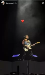 ozgu Kayadan konserde kalpli paylasim1 habermeydan