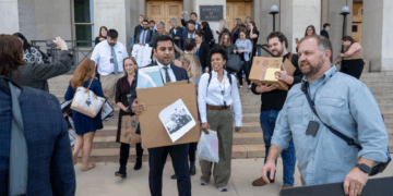 Pentagon’un yeni basın kurallarına karşı çıkan gazeteciler ofislerini terk ediyor