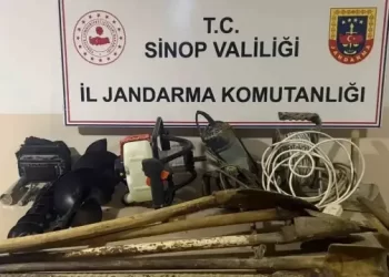 Sinop'ta, kaçak kazı operasyonunda 8 kişi yakalandı! Sinop’ta, kaçak kazı operasyonunda 8 kişi yakalandı!